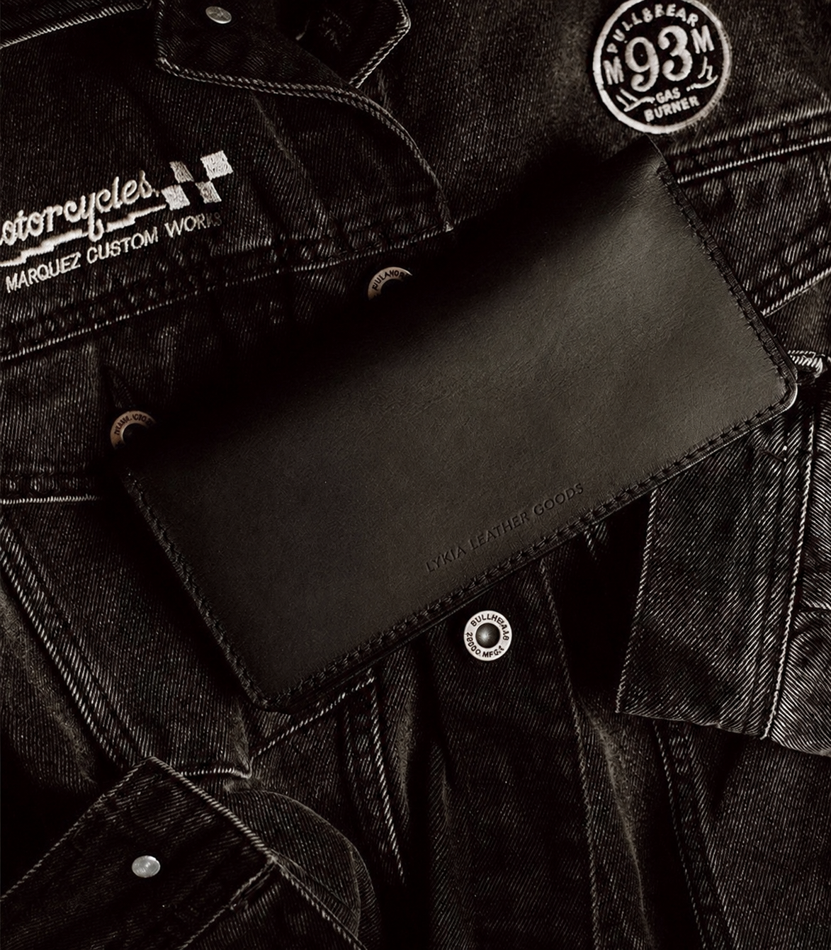 V02 Black (Italian Waxy Cowhide) Siyah